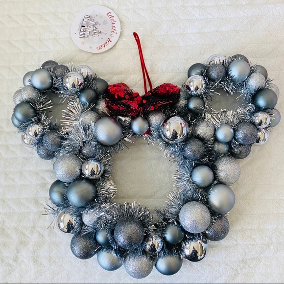 ❤️ Disney Holiday Wreath Minnie Mouse Icon Silver - Picture 2 of 6